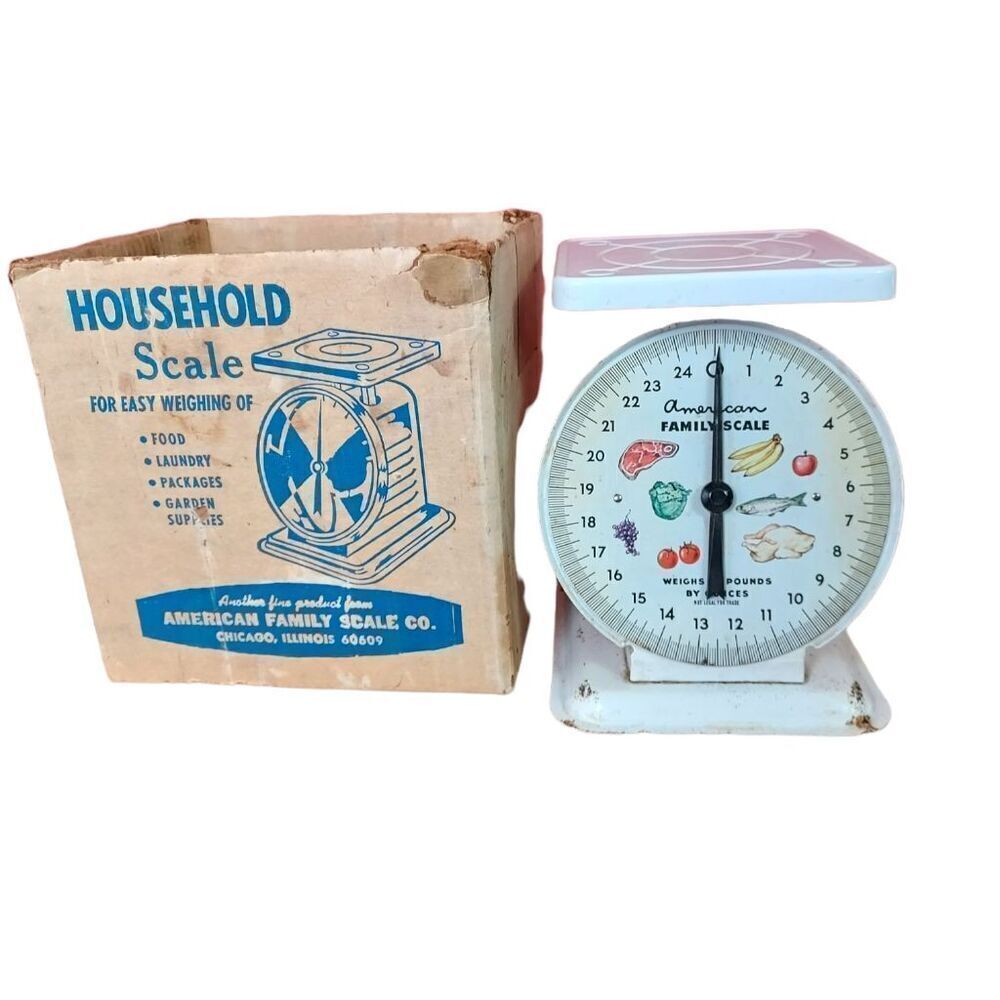 Vintage '60s household scale, in  original box